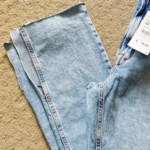 New Zara Slim Flared Slitted High Rise Jeans - Picture 5 of 5
